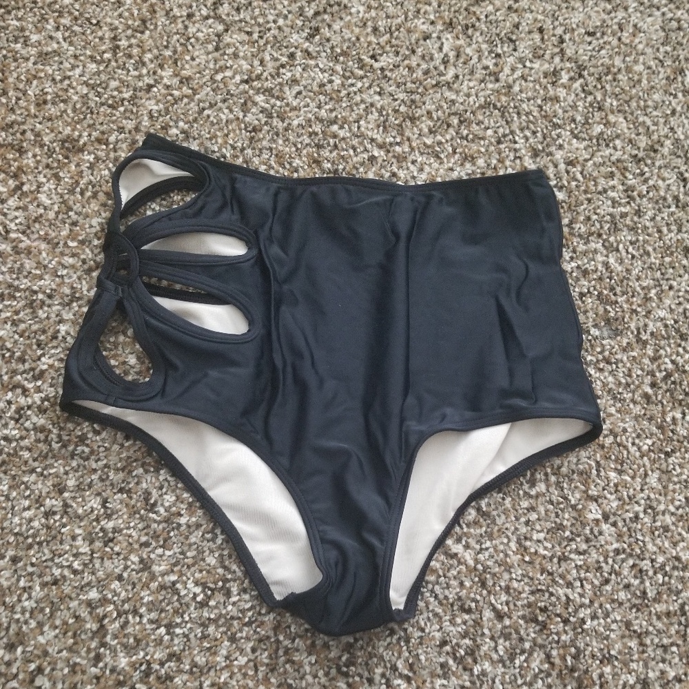 Kortni jeane floral cut out bottoms